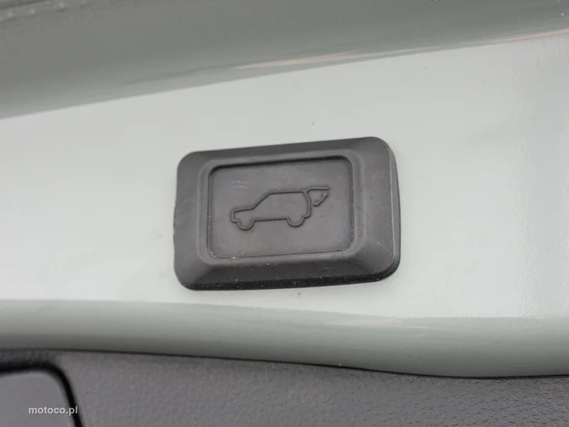 Toyota RAV 4 XA50 24