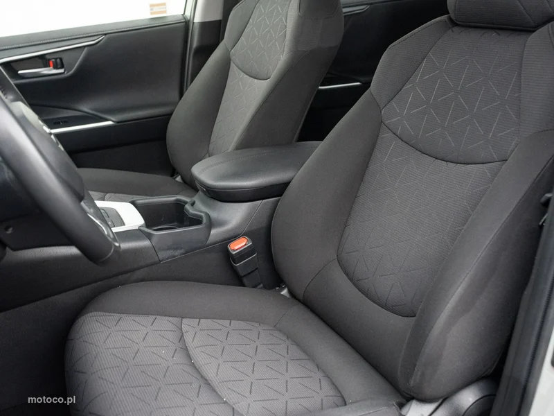 Toyota RAV 4 XA50 10