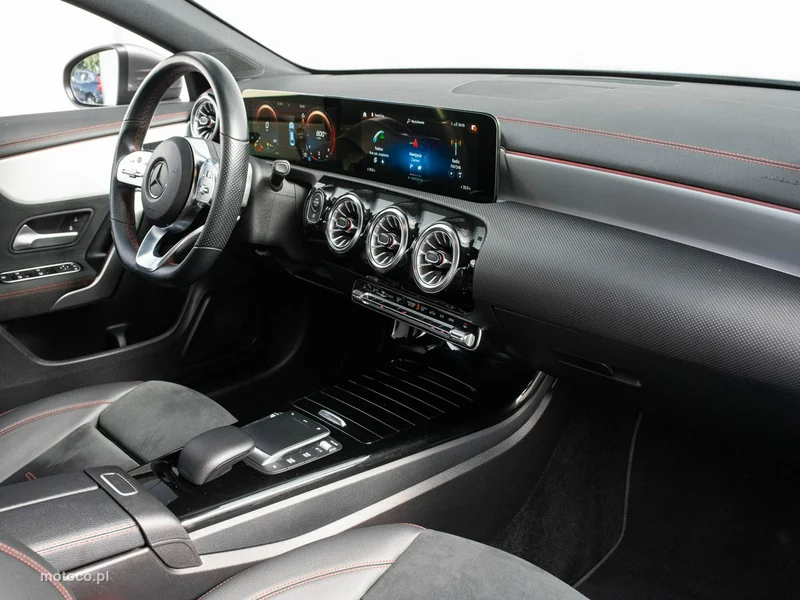 Mercedes-Benz CLA C118 CLA 200 31
