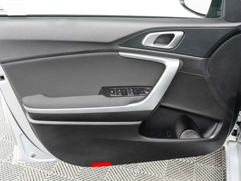 Kia Cee'd 9