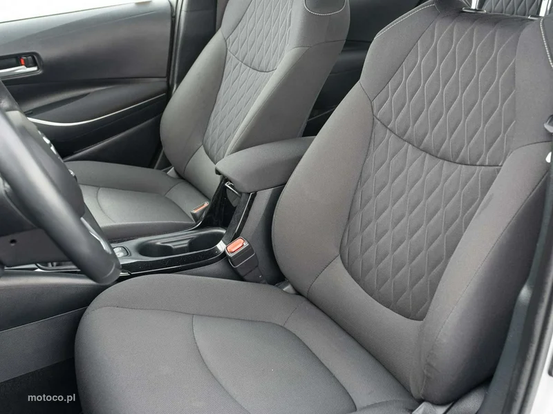 Toyota Corolla E210 11