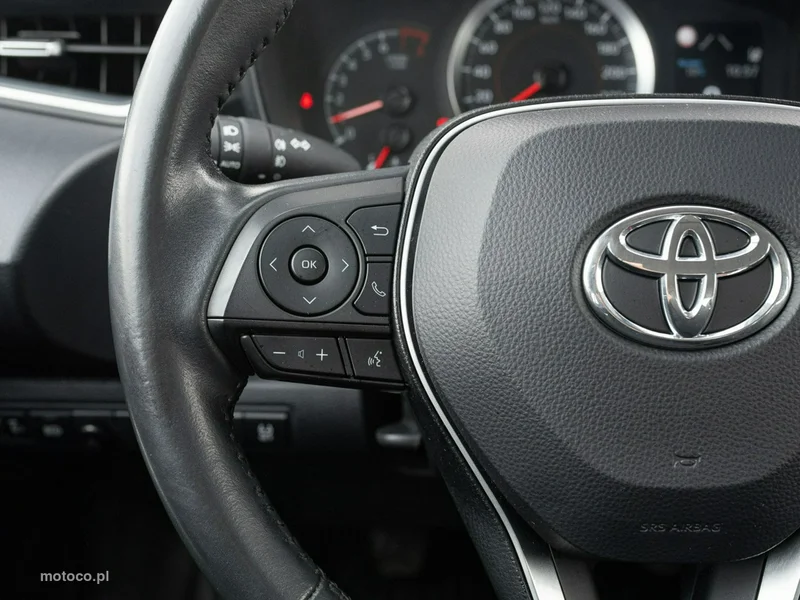 Toyota Corolla E210 12