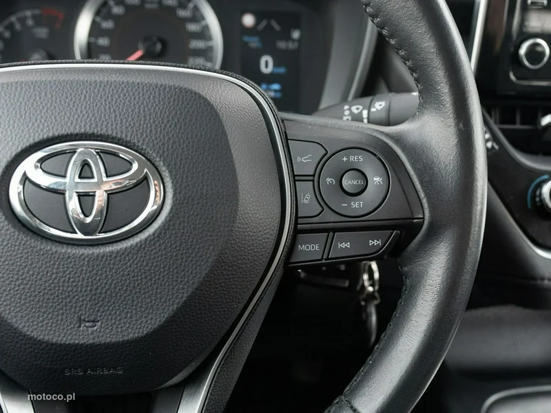 Toyota Corolla E210 13