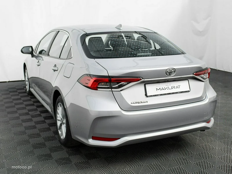Toyota Corolla E210 4