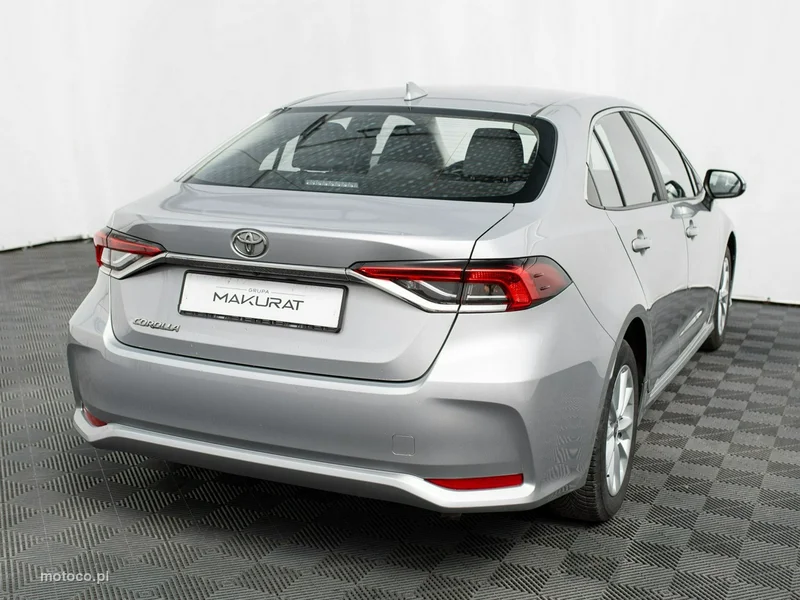 Toyota Corolla E210 5