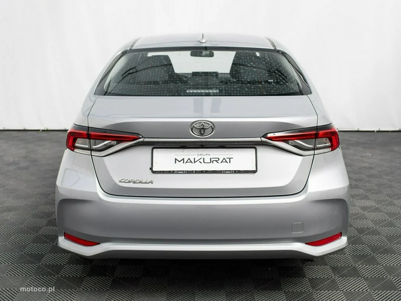 Toyota Corolla E210 8
