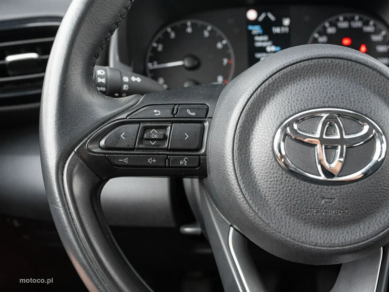 Toyota Yaris XP210 13