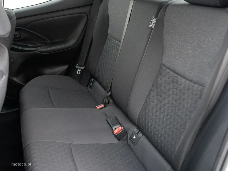 Toyota Yaris XP210 23