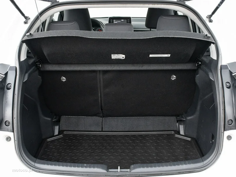 Toyota Yaris XP210 24