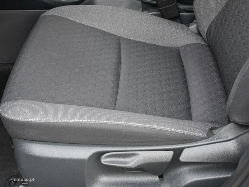 Toyota Yaris XP210 10