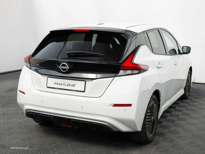 Nissan Leaf 5
