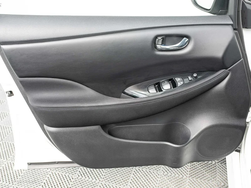 Nissan Leaf 9