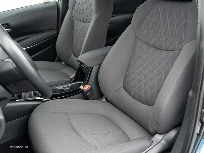 Toyota Corolla E210 11