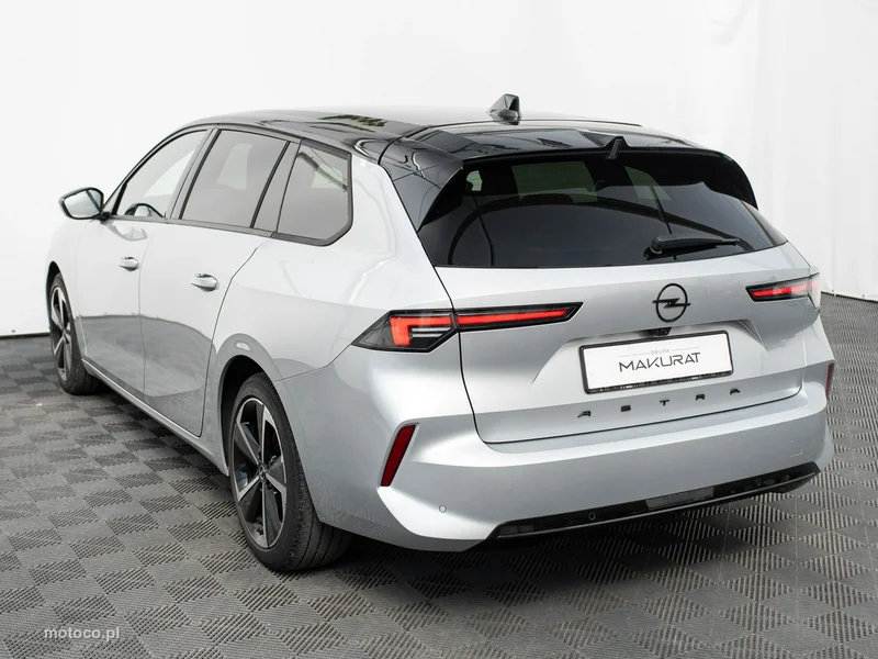 Opel Astra L 4