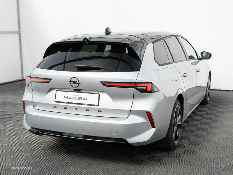 Opel Astra L 5