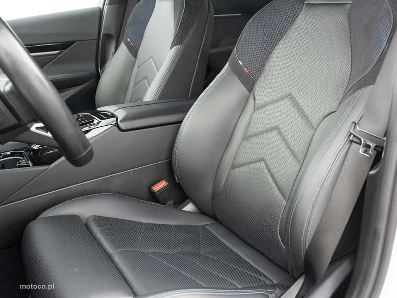 BMW Seria 5 G60 520 11