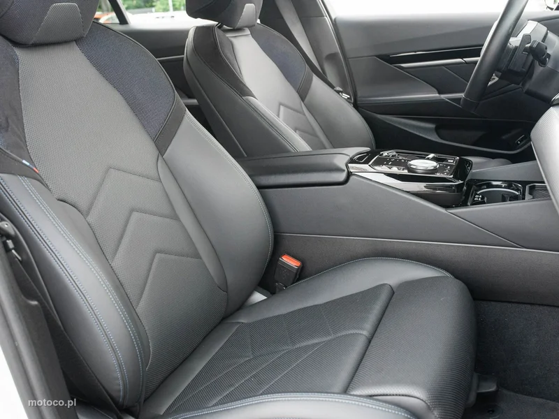 BMW Seria 5 G60 520 33