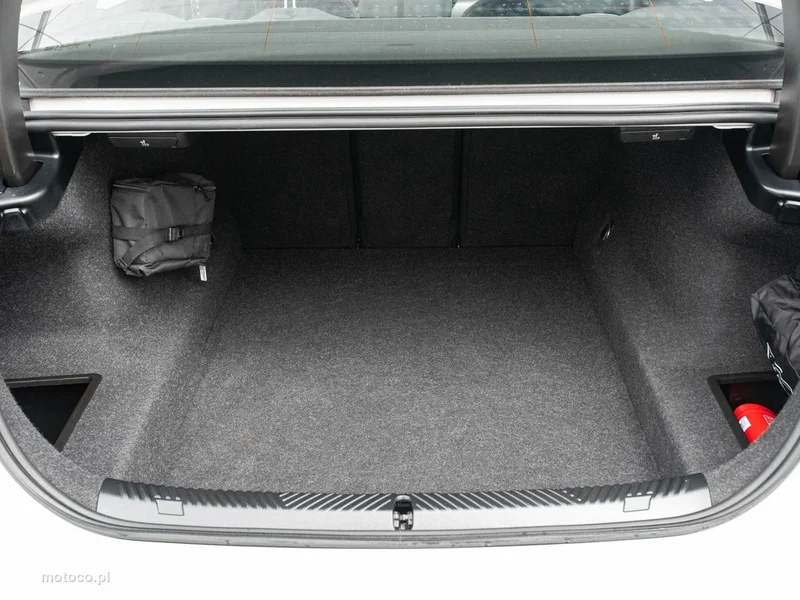 BMW Seria 5 G60 520 28