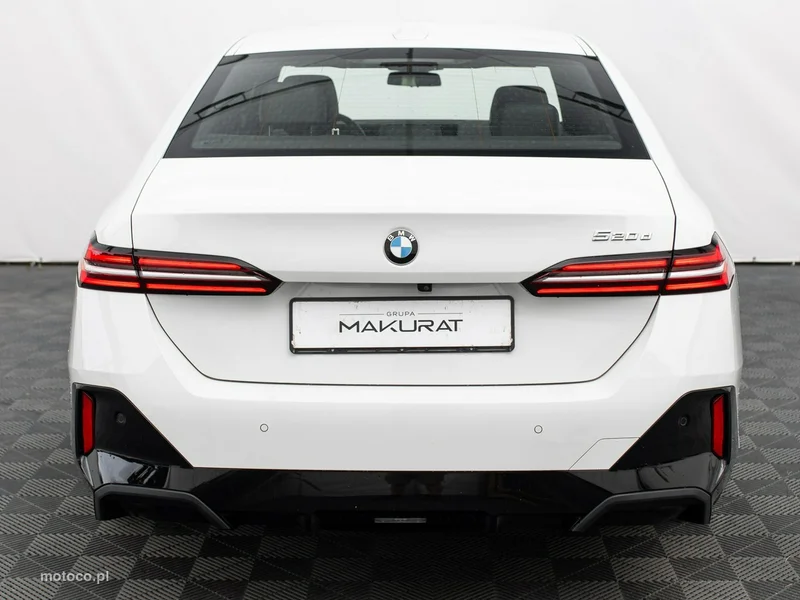 BMW Seria 5 G60 520 8