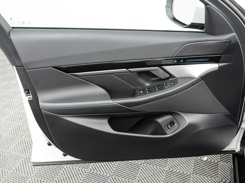 BMW Seria 5 G60 520 9