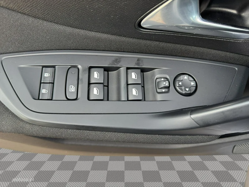 Peugeot 308 11