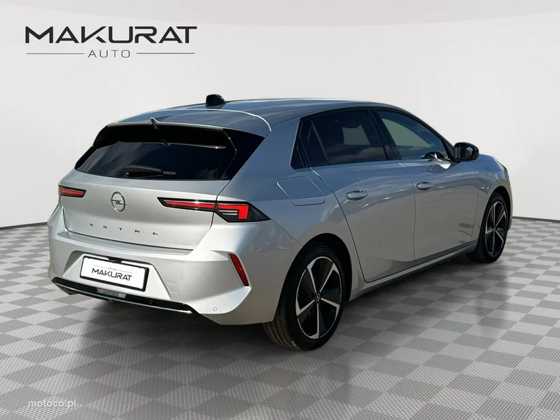 Opel Astra L 4