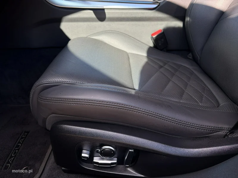 Jaguar XF 12