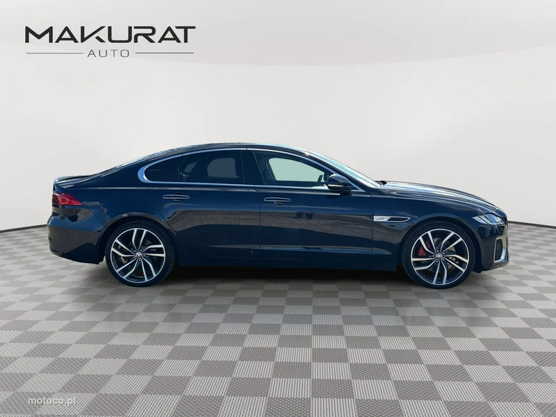 Jaguar XF 8