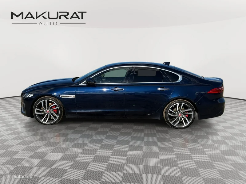 Jaguar XF 9