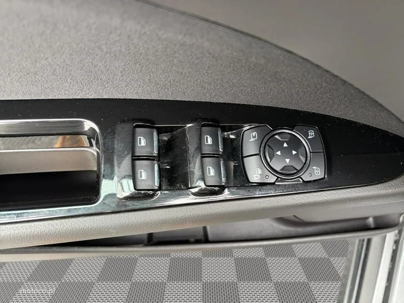 Ford Mondeo V 11