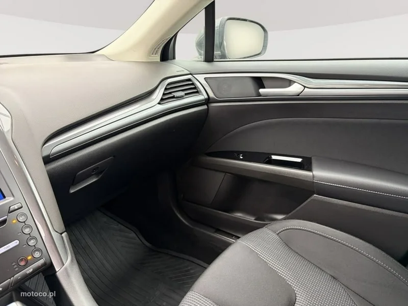 Ford Mondeo V 19