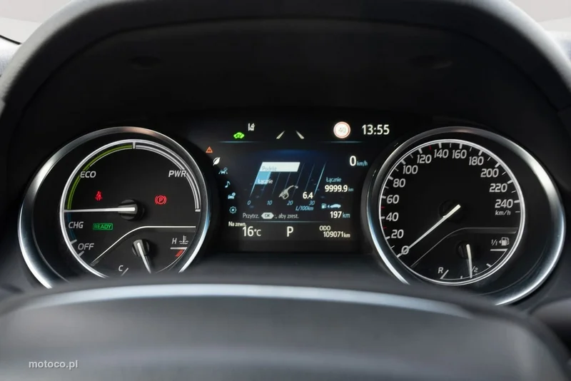 Toyota Camry XV70 11