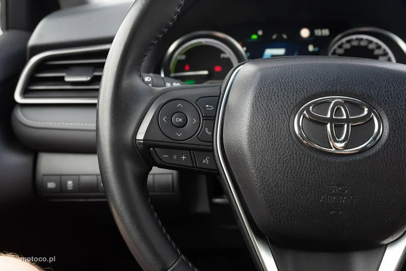 Toyota Camry XV70 12