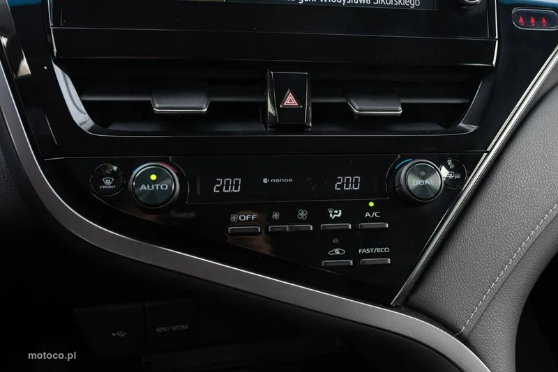 Toyota Camry XV70 15