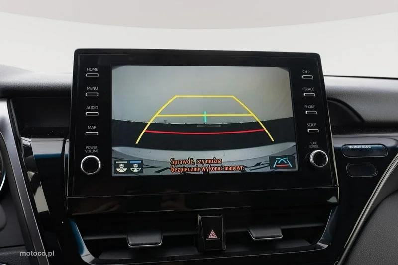 Toyota Camry XV70 19