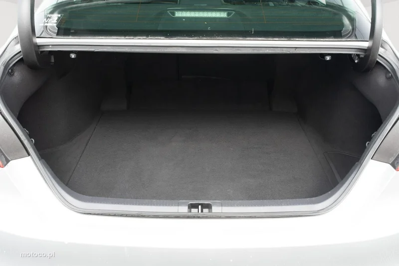 Toyota Camry XV70 23