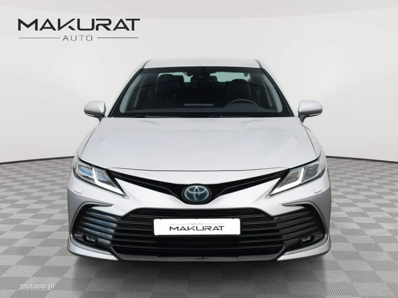 Toyota Camry XV70 6