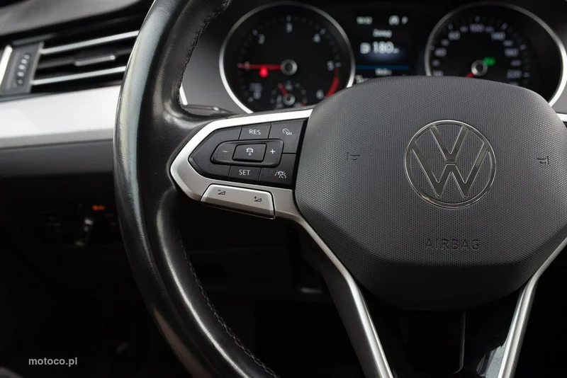Volkswagen Passat B8 13
