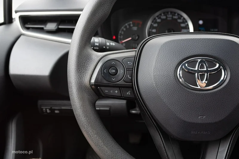 Toyota Corolla E210 12