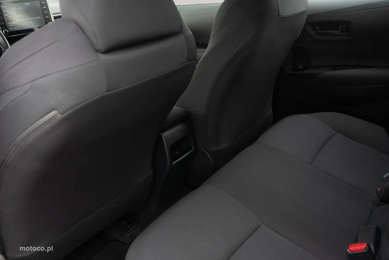Toyota Corolla E210 21