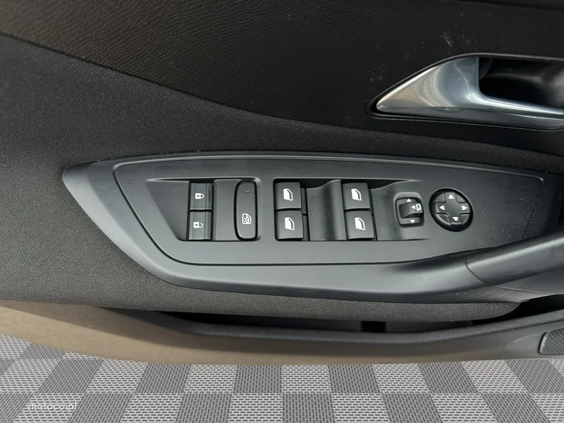 Peugeot 308 11