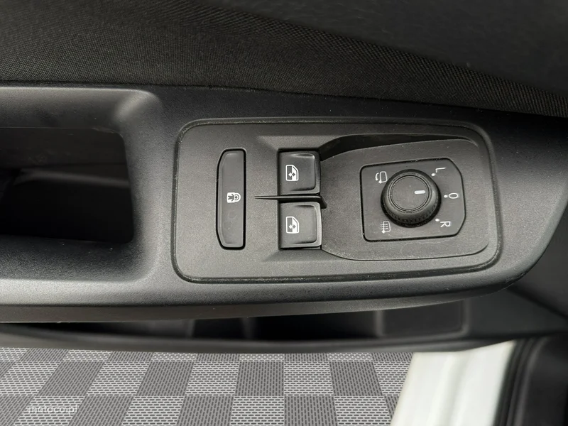 Ford Tourneo Connect 11