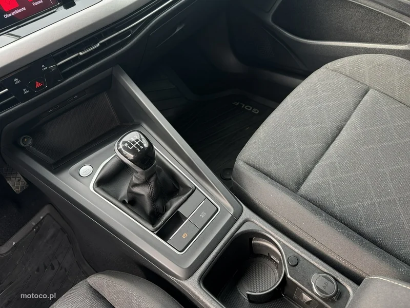 Volkswagen Golf VIII 21