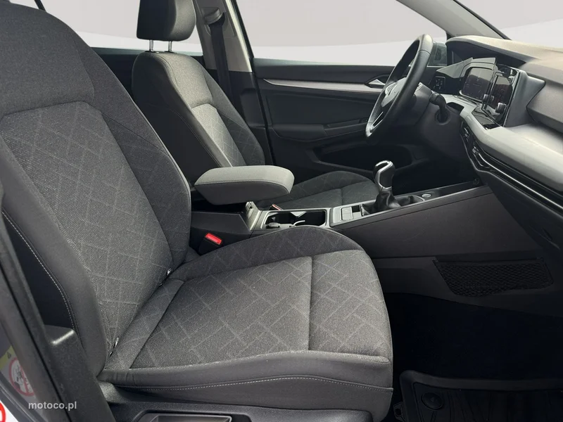 Volkswagen Golf VIII 26