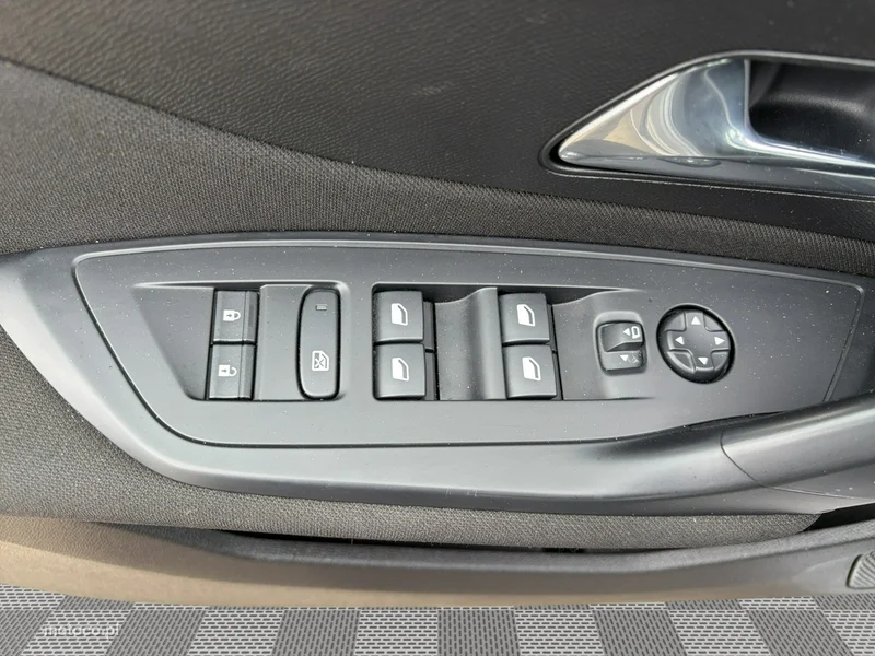 Peugeot 308 11