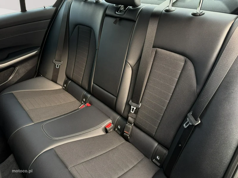 BMW Seria 3 G20 318 27