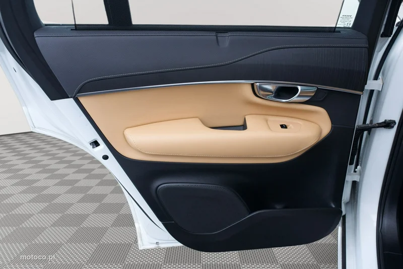 Volvo XC 90 23