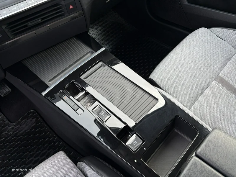 Opel Astra L 22