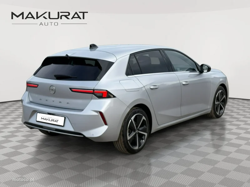 Opel Astra L 4