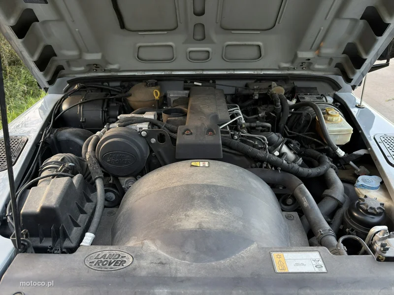 Land Rover Defender 32
